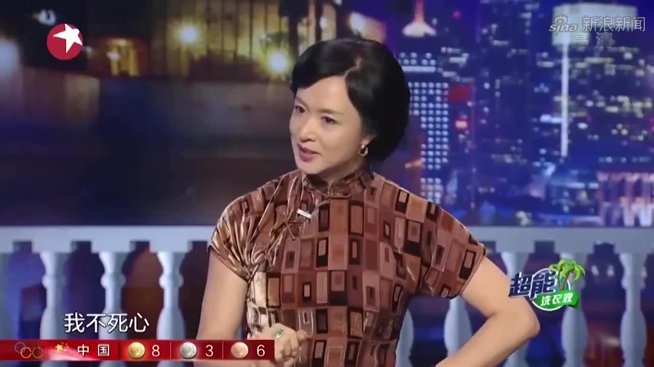 贾玲做客《金星秀》,讲述妈妈发生意外去世,爸爸因此一夜白头!