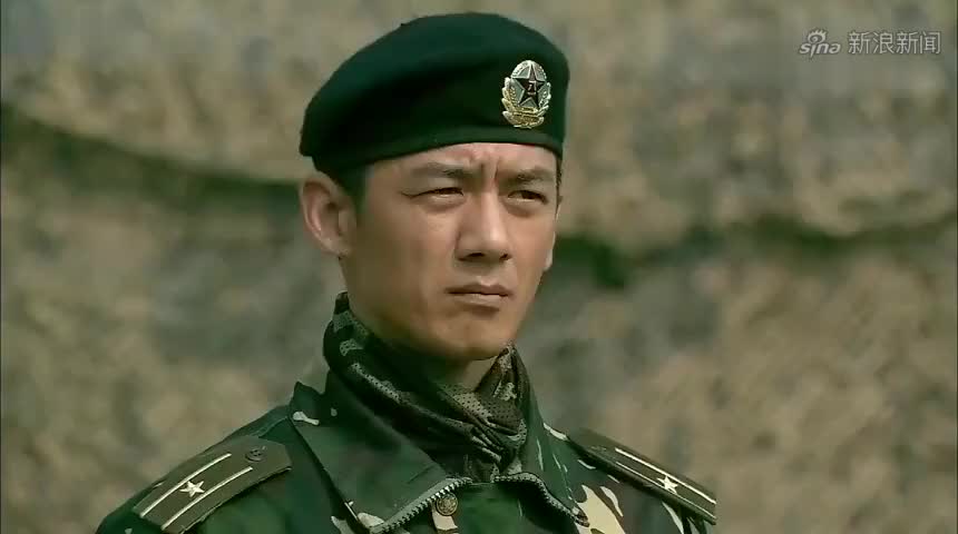 我是特种兵:菜鸟们通过最终考核,不料鸵鸟太激动丢鞋砸到土狼