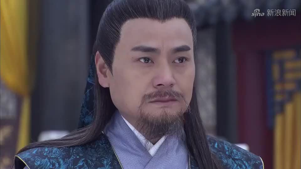 包青天展昭和艾虎痛打山贼,两个人真是双剑合璧,配合的就是好
