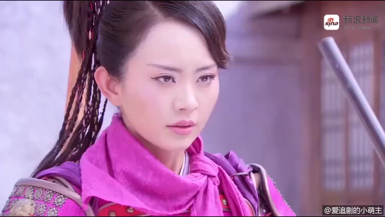 樊梨花要杀了小伙,谁料小伙竟会薛家武功,正是她的孙子薛葵啊!