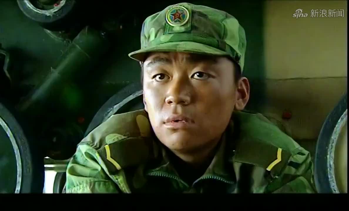 《冲锋战警》:看着小忠的卧室,他想起了小忠还在的情形