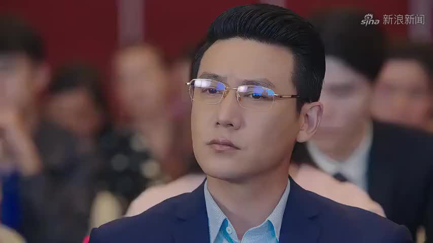 风再起时:林云台上演讲,方邦彦等人静坐聆听