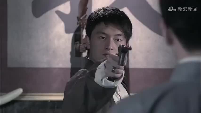 方天翼被叶山要挟了却毫不慌张,因为罗斌在他身后