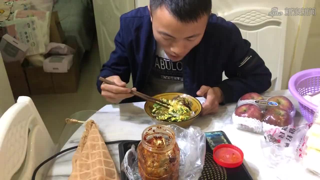 农村王四:一家人一早起来就开始忙活了,二嫂还弄了一桌菜