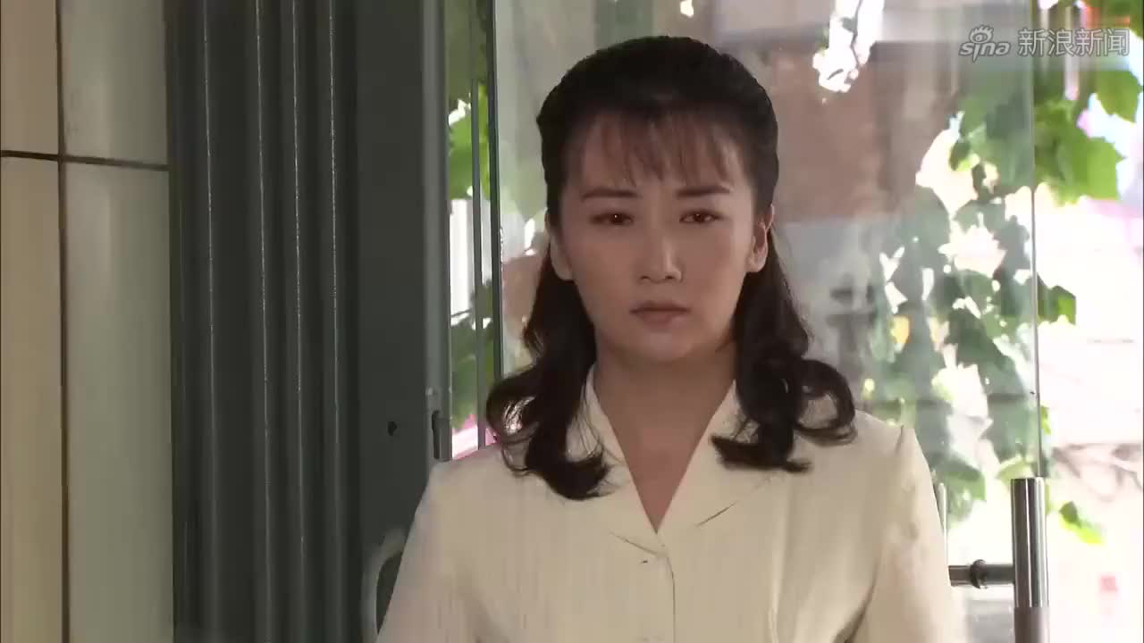乡里彩虹城里雨大闯向张中原提出辞职,他和山根搬走,豆妹来送行