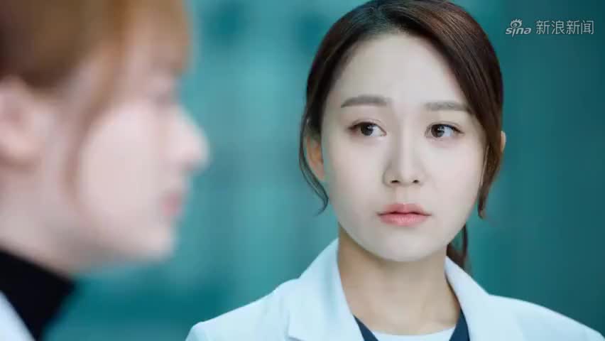 儿科医生:丈夫看书,谁知书里掉出前女友照片,刚好被妻子看见