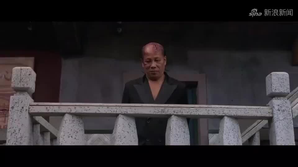 功夫:火云邪神西装出场,却因手上的一个小动作,气场瞬间垮掉