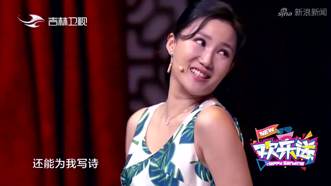 在家跟弟弟玩游戏,小谢打不过,这样吧!