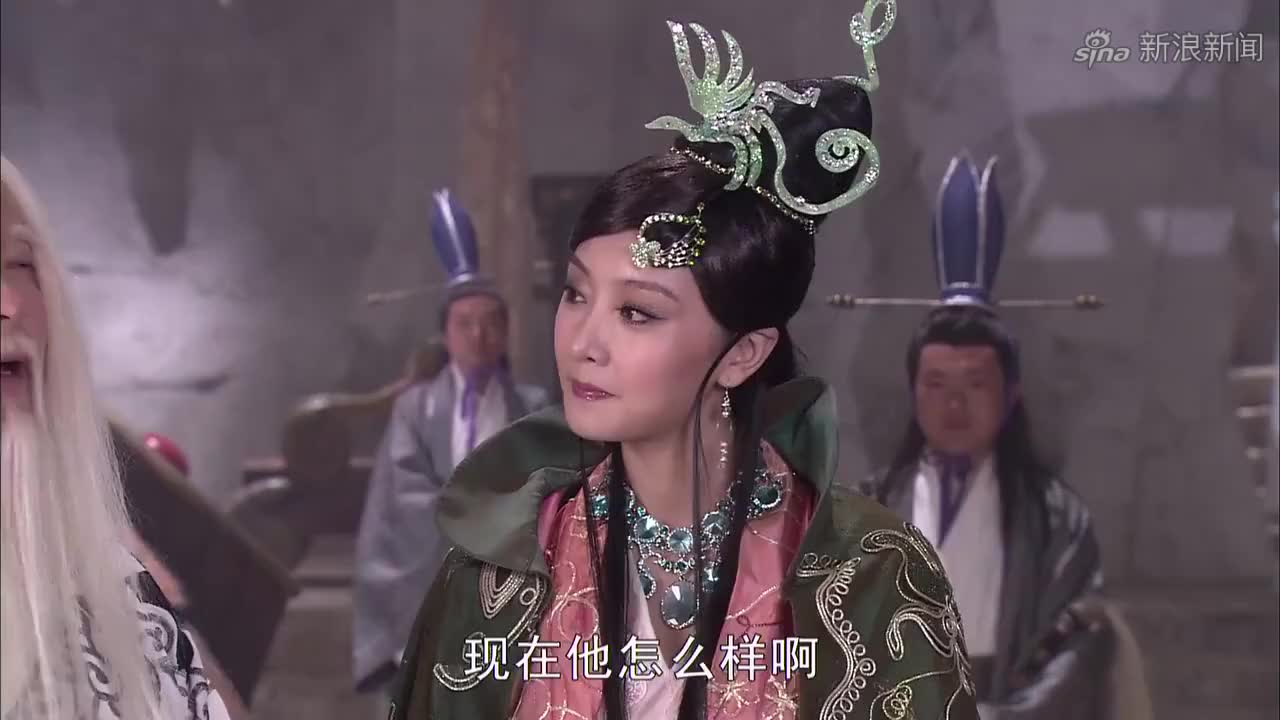 五仙女下凡找火龙子,老君尽力劝阻,老君下狠手给仙女饮下忘情水