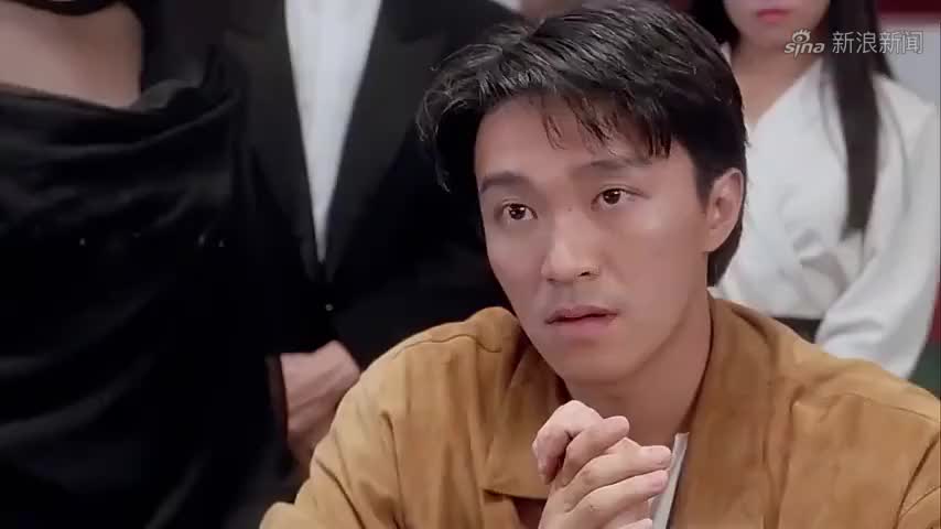 赌侠:这场赌局高手如云,但星爷更胜一筹,直接开出同花顺