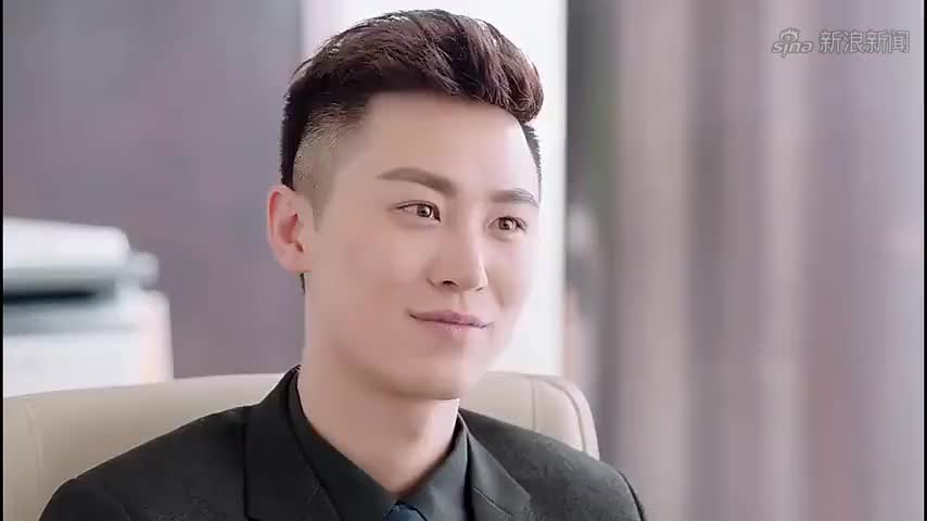 因为遇见你:雨欣提前回国打电话给云哲,云哲推掉活动迎接她