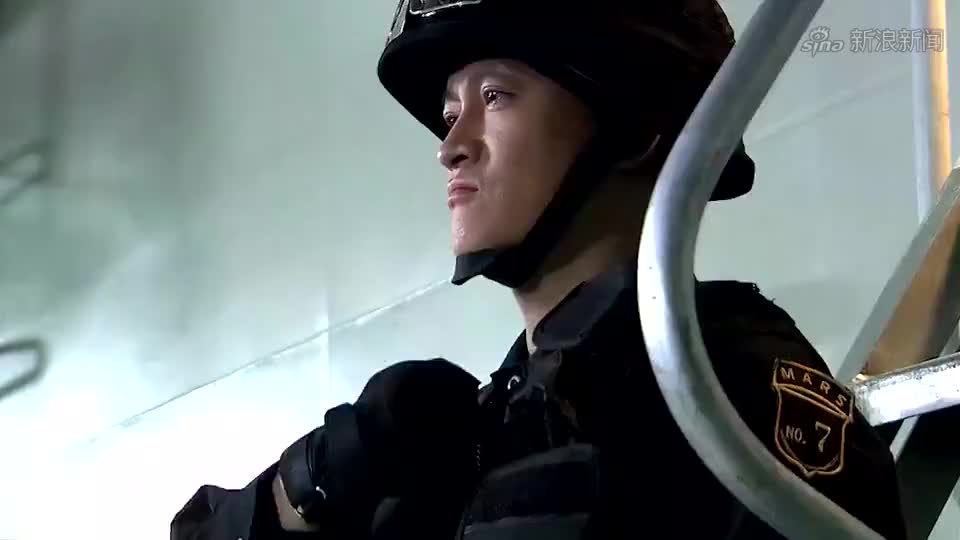 火蓝刀锋:蒋小鱼为国出征马尔斯,龙叔病危