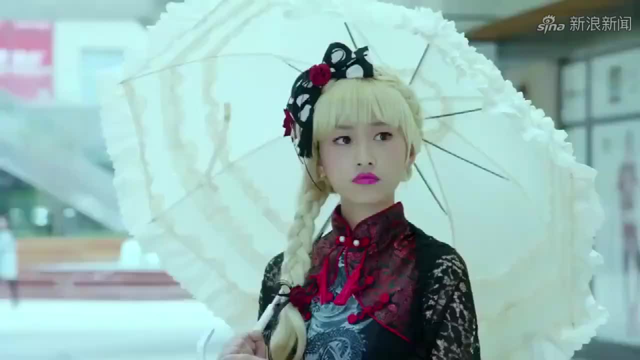 三小只跟踪唐缇笑料不断!班小松墨镜一身黑,不料被保安追着跑!