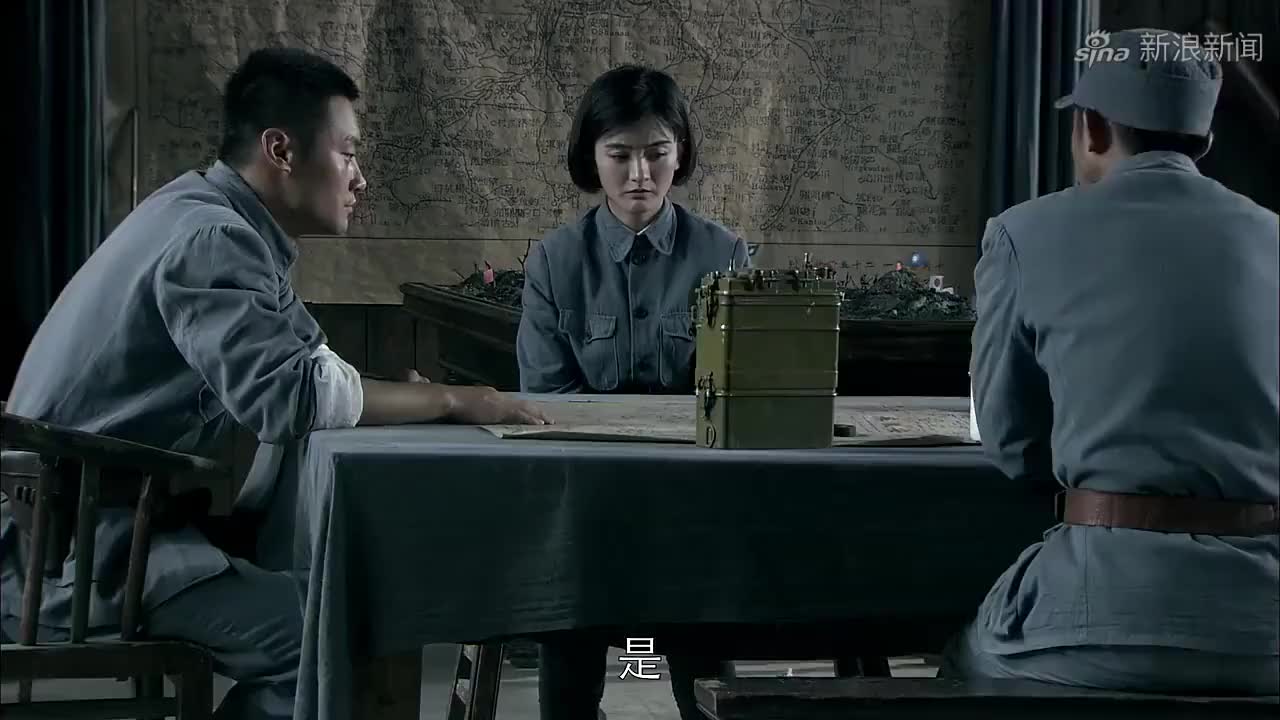 雳剑第22集:乡亲怒打女特务,谭俊捐血救滨子