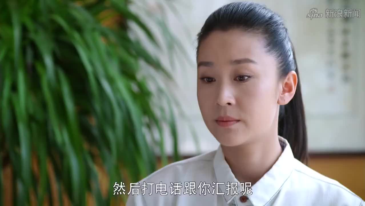 紧急追捕:女犯人被拘留,还敢在警局撒野,警长当场教他做人