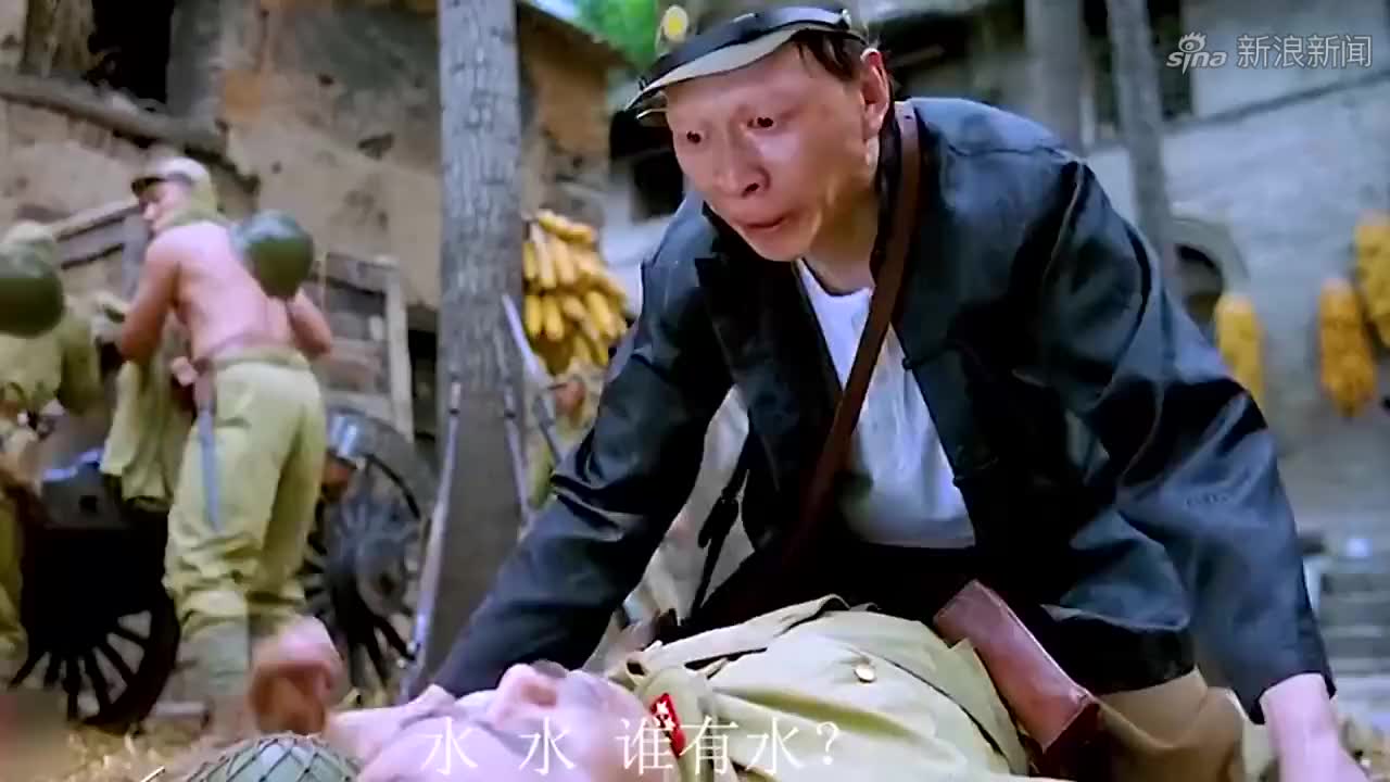 举起手来:你们家猪吃的不赖嘛,还吃面条呢?
