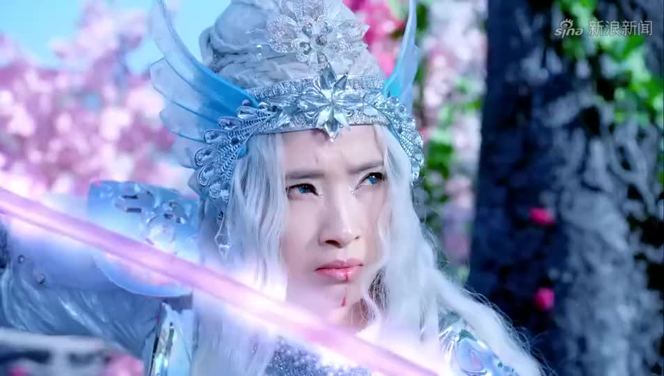 幻城:族长把冰晶吃了,竟然大增神力,直接跑上山威胁鼠妖!