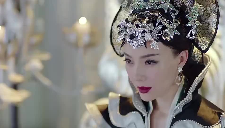 择天记:天海牙儿派人刺杀长生,不料落落鞭子霸气一挥,尽数倒下