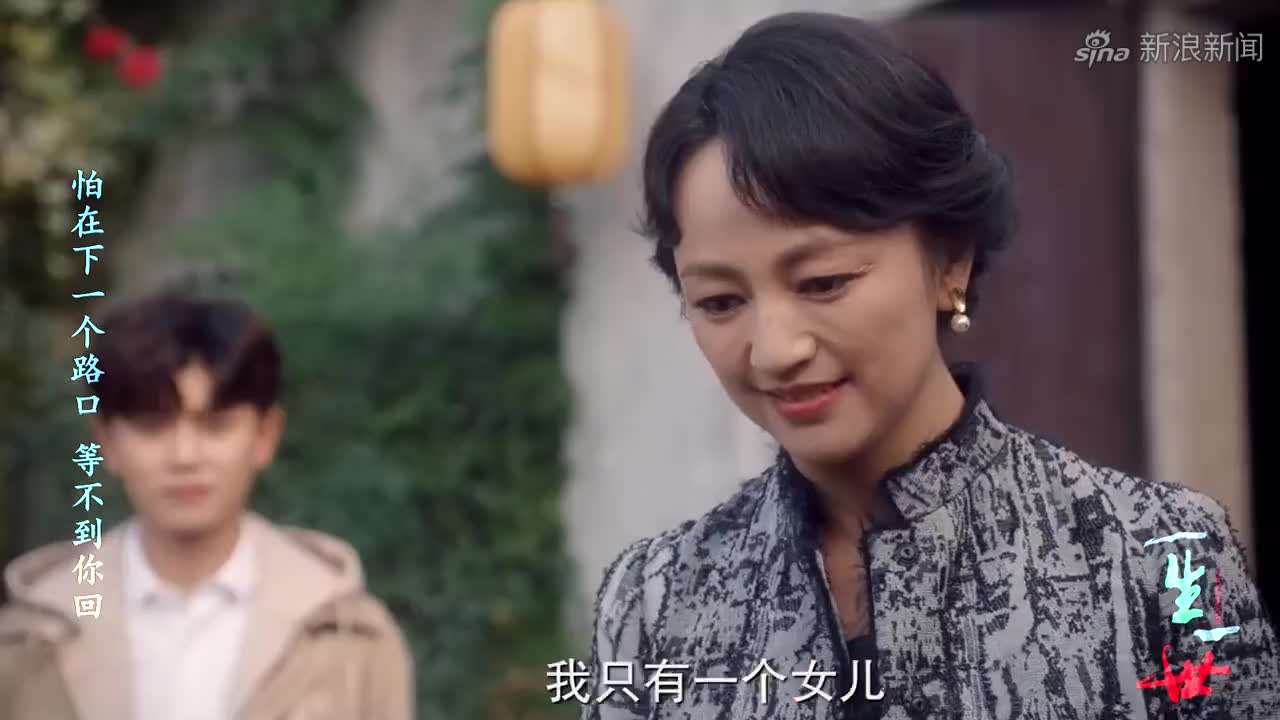 淘气爷孙:孩子拍外婆马屁,刚拍完就伸手要钱,想买个新玩具!
