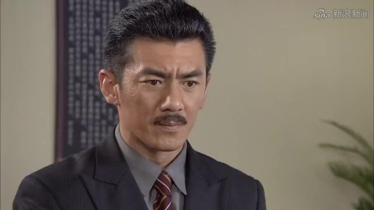 娘心:明辉看见家人在街上找他,吓得立马躲起来,不敢出去