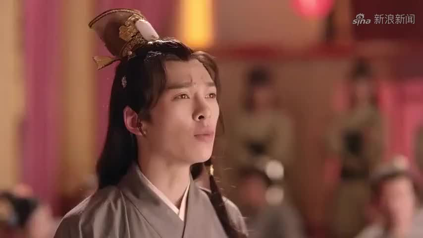 开封府:小皇帝不愿进食,太后当面责罚他姐姐,可怜他含泪喝下粥