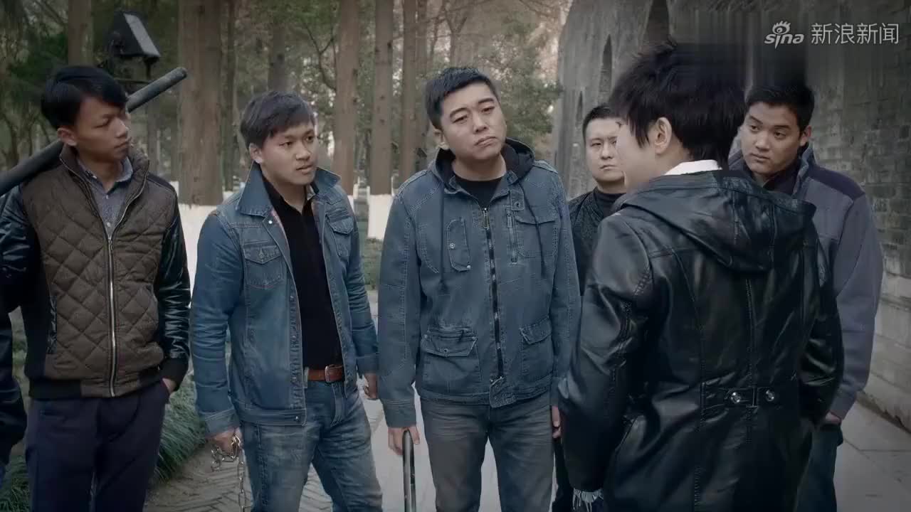 爱的追踪:三林喊一帮人去袭击林波,双方大动干戈,被抓去派出所