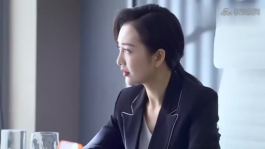 周末父母辣妈被姑娘喊阿姨,正要发作,殊不知小姑娘是在帮她