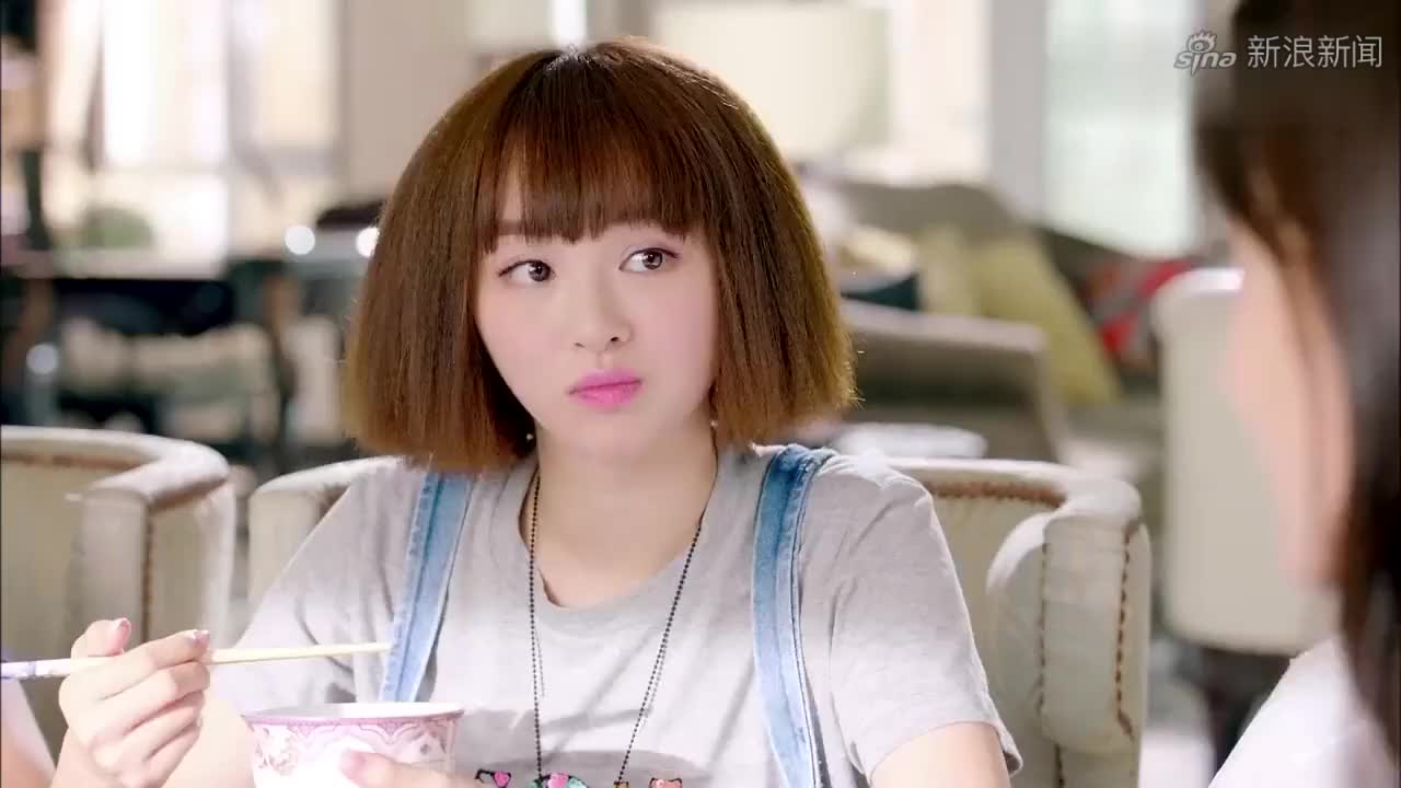 太太万岁:富豪帮妹子调座椅,结果胡子太碍事,妹子痒的直笑!