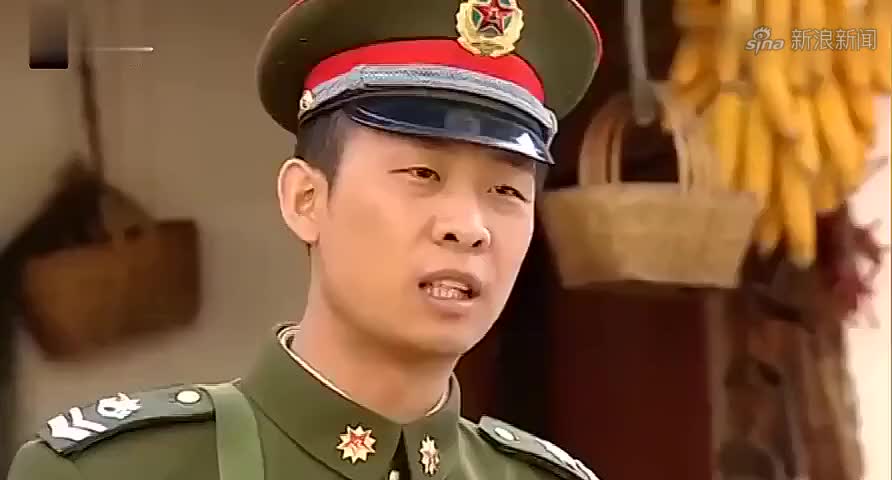 士兵突击:卫兵看到许三多回来,眼神都变了,心想:坏了,要出事