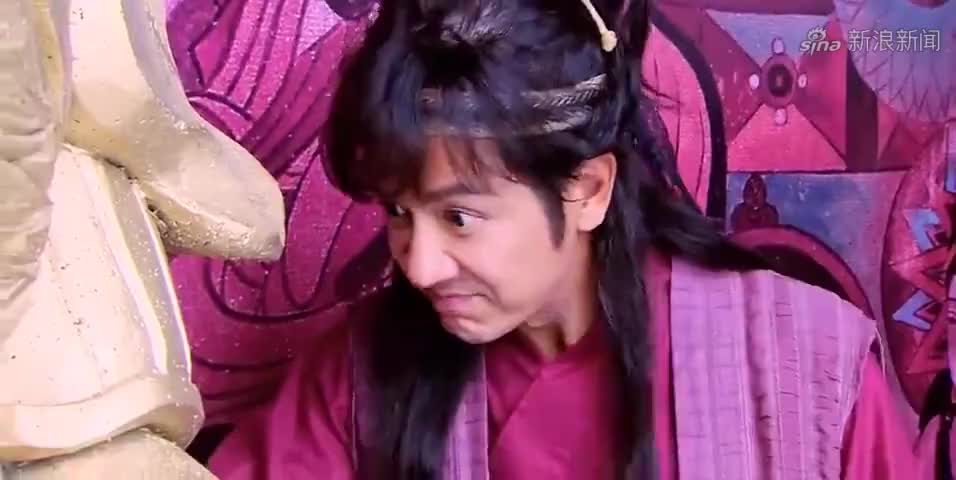 阿龙替大师兄出征,比赛场上舞狮头,表现超出色!