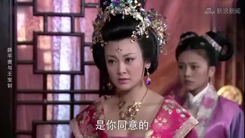 薛平贵与王宝钏:王金钏被银钏鞭打,苏龙怒发冲冠,直接出手教训