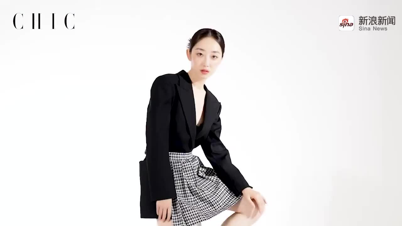 哈哈《张芸京-黑裙子》太好听了