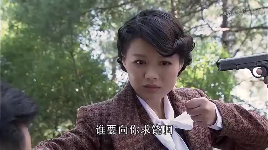 孤雁:李梅身为特工,完全不注意身份,打情骂俏时被发现了!