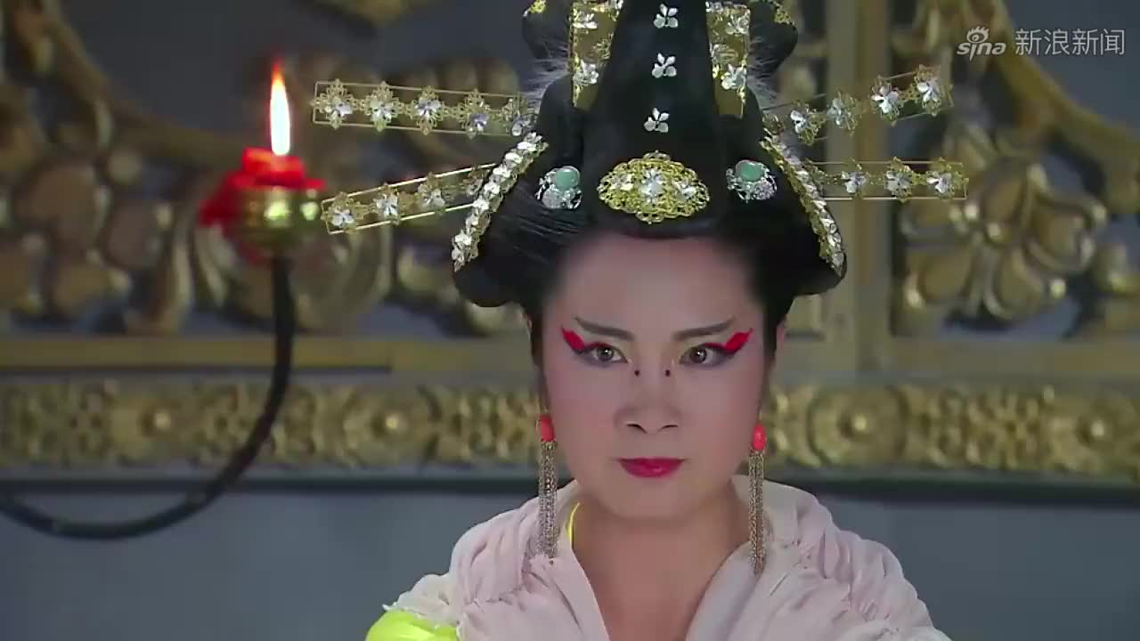 黑大王想利用夜犬扰乱灵千幻,夜犬忠心耿耿宁死也不会那么做