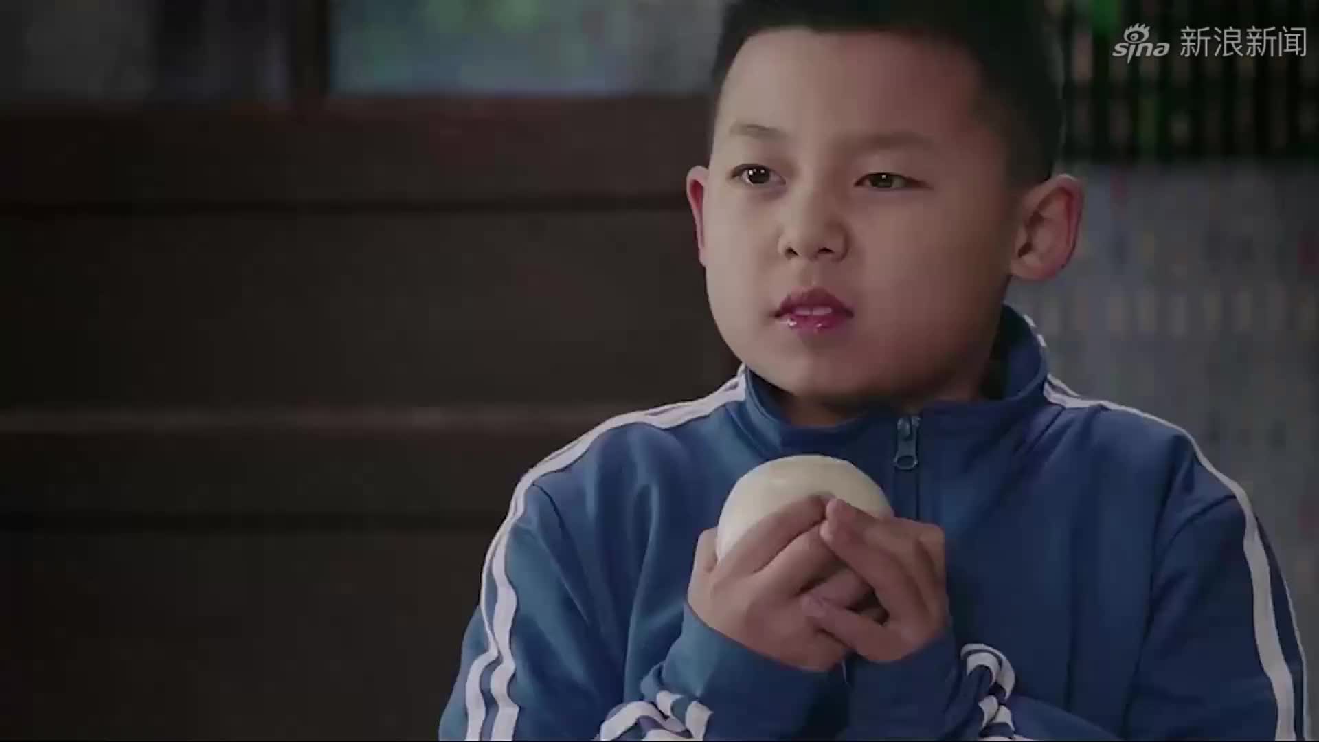 姥姥的饺子馆:姜桂芳不许方达上桌,罚他继续跪在外面