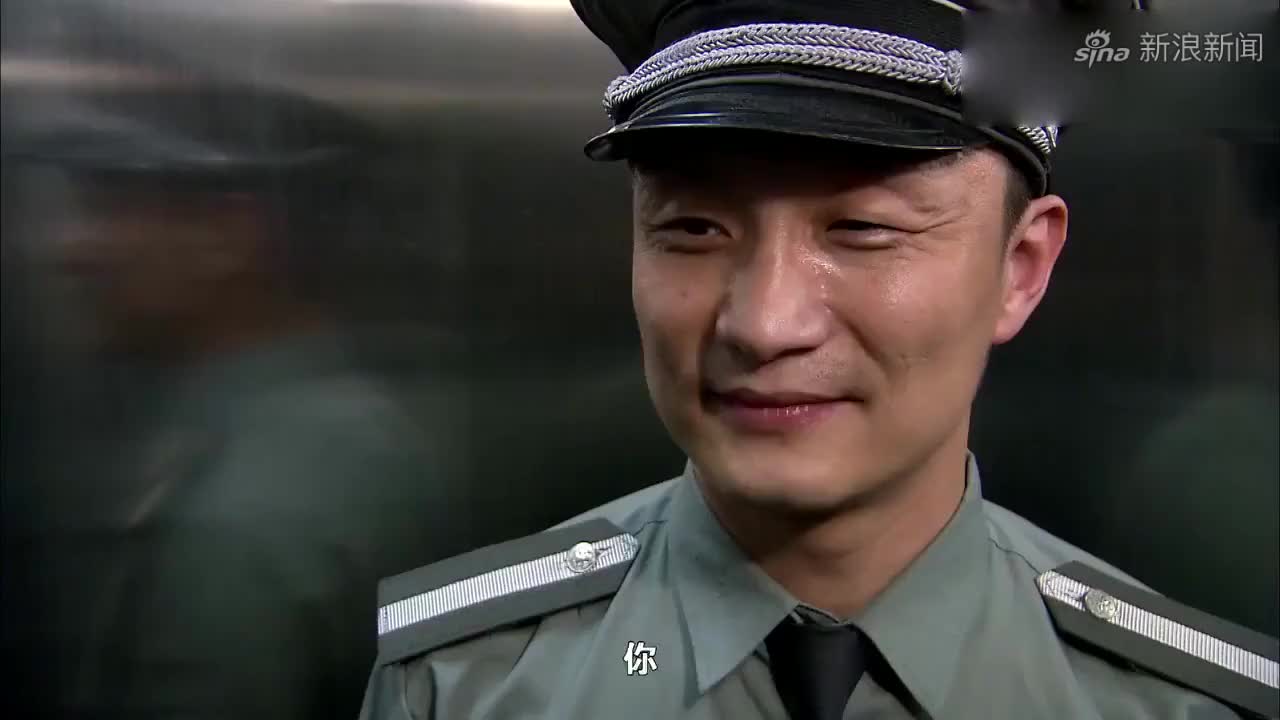 《魔幻手机2傻妞归来》:楚楚骗黄德华住在小千家,他会听话吗?