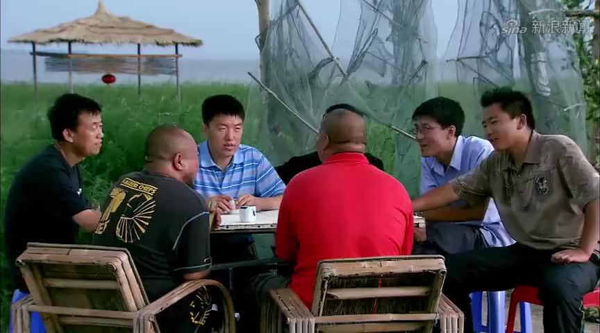 新圣水湖畔,老四他们要去下馆子,他还拉了赞助,花生米