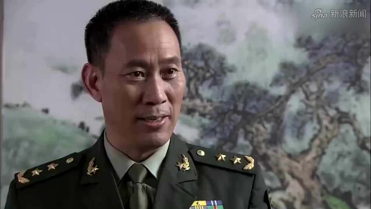 特种兵之火凤凰谭晓琳父亲回来后,阿卓看见他,忐忑不安!