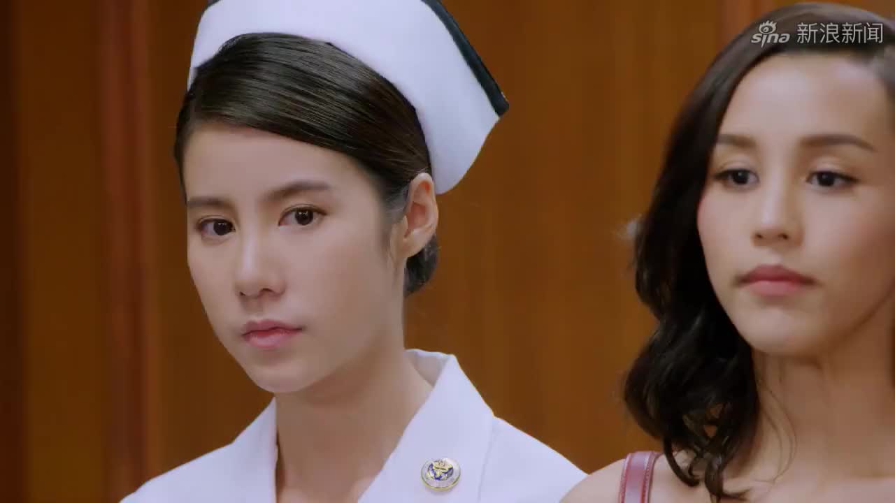 命中不注定:女孩特地给尼哥送手机,尼哥客气的收下了