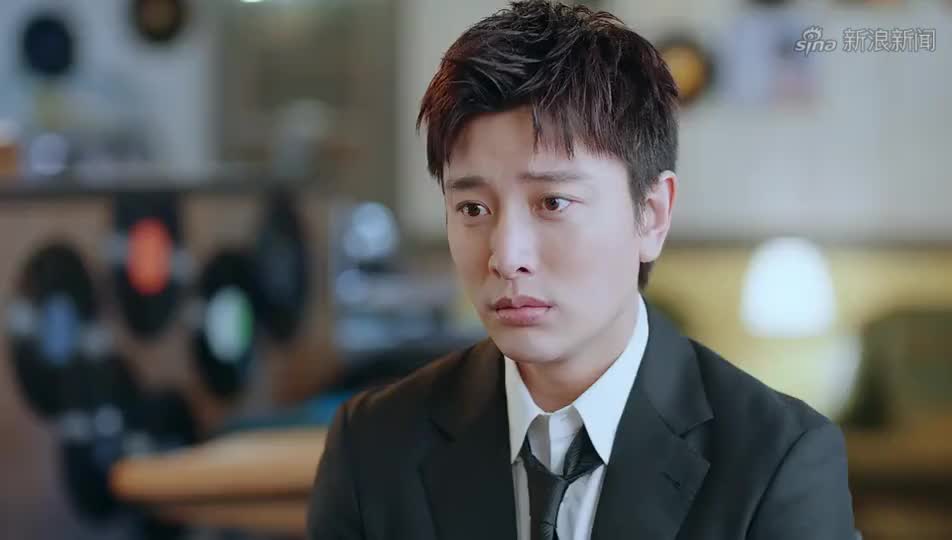 推手:陈一凡在公司干的不开心,想辞去副总裁职位,父亲坚决反对