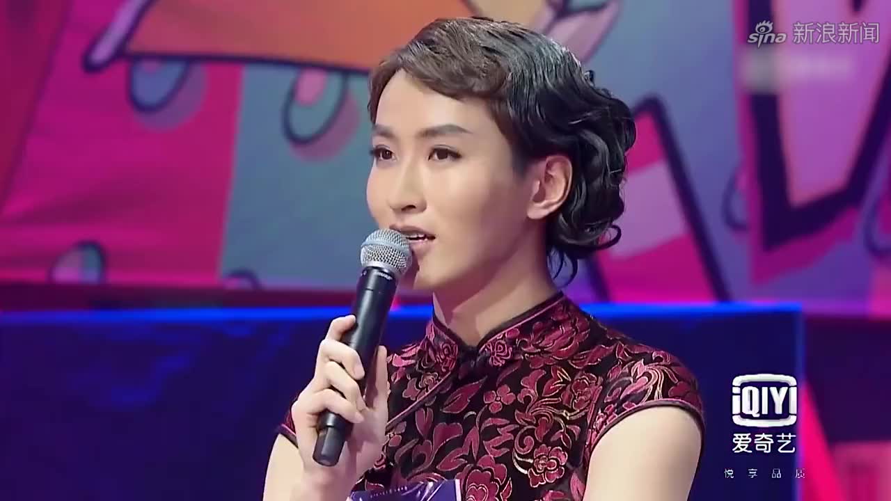 朱丹罕带女儿去企鹅馆,素颜出镜状态佳,4岁小小丹肉嘟嘟超可爱