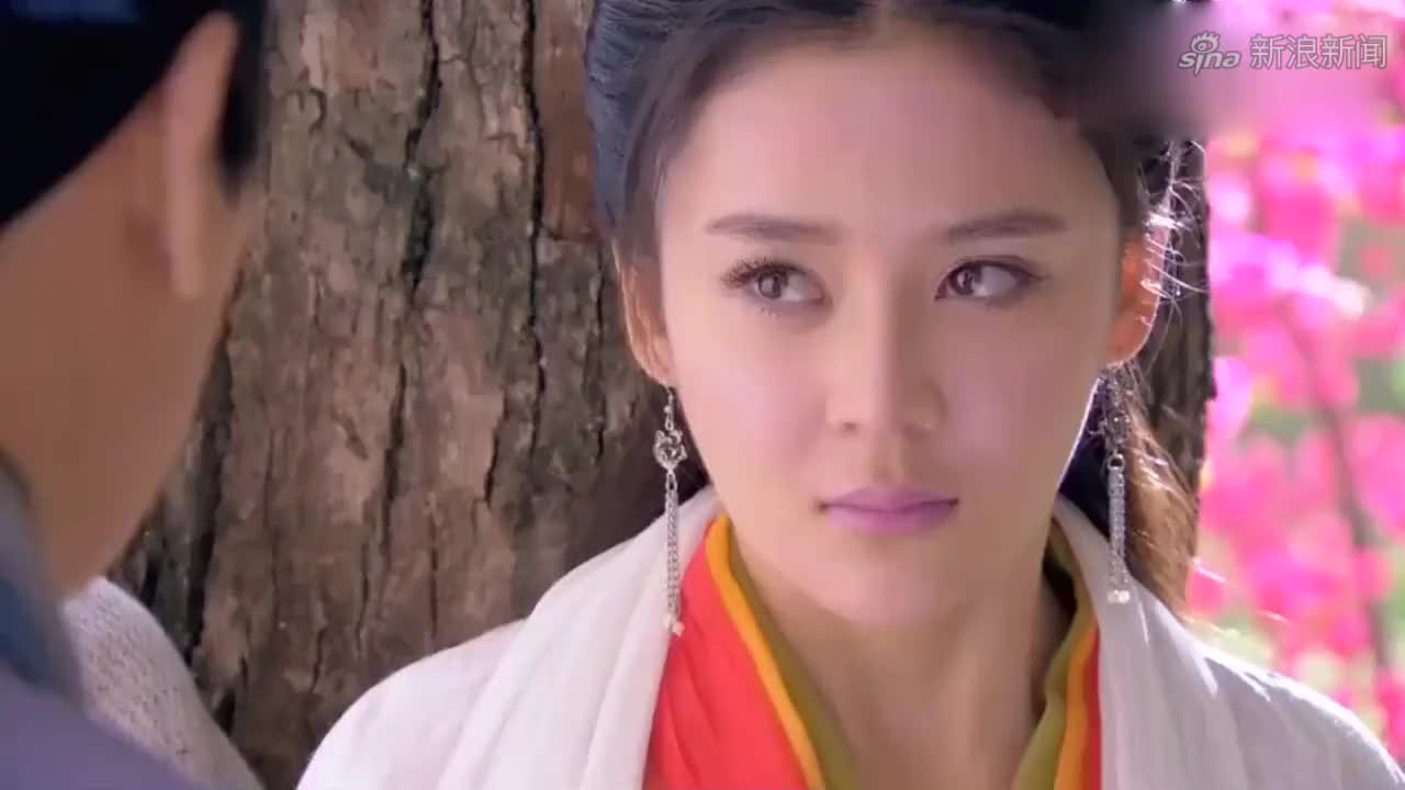 岳不群大战左冷禅,使出辟邪剑法将对方戳瞎!令狐冲:东方不败!