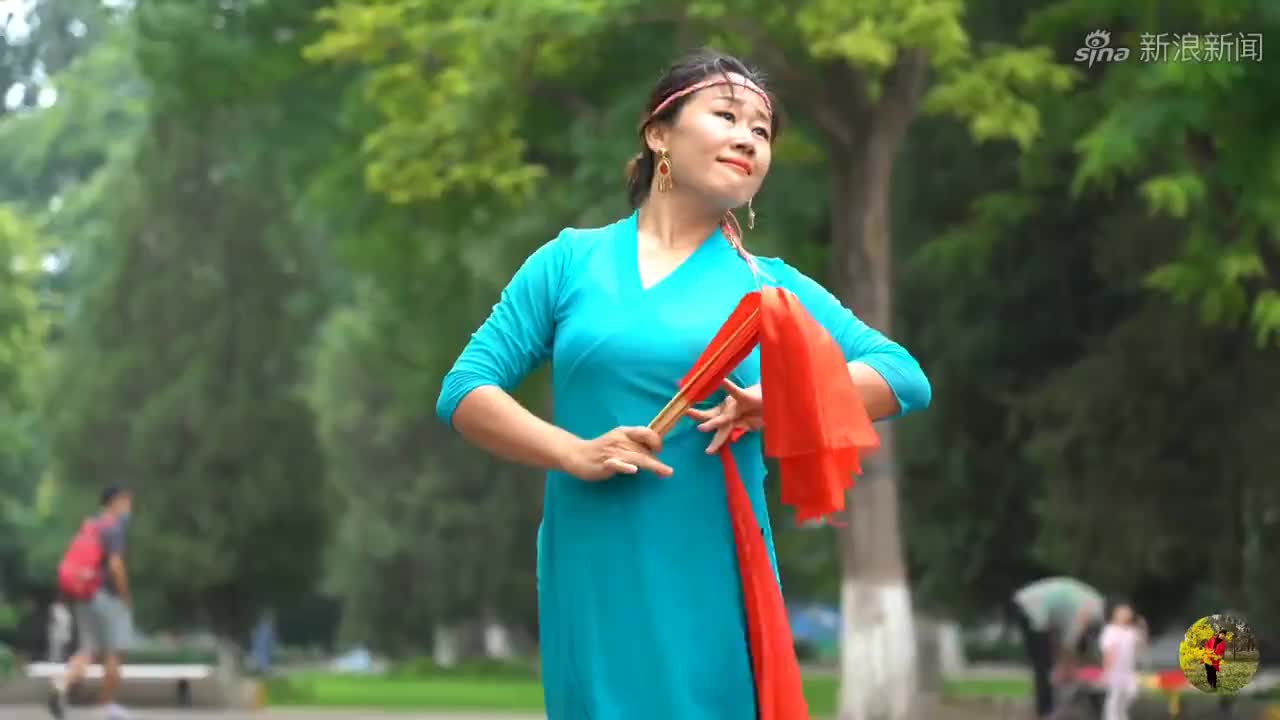 龙缘广场舞《九儿》旋律醉人,舞步柔美好看