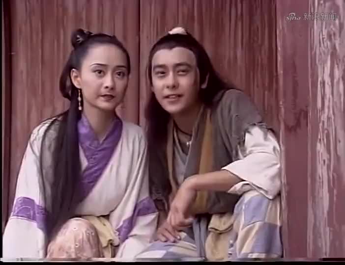 绝代双骄:张菁和花无缺大打出手,江别鹤出手替无缺说公道话