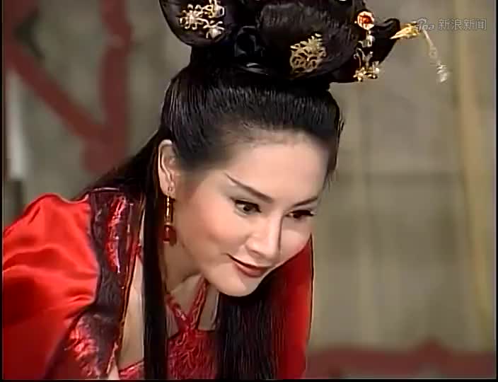 绝代双骄:两人发现密道出口,不料一出来被萧咪咪套上锁拷