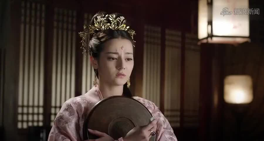 帝君竟怀疑中了凤九妖术,不然怎会想一直看着凤九,永不放手!