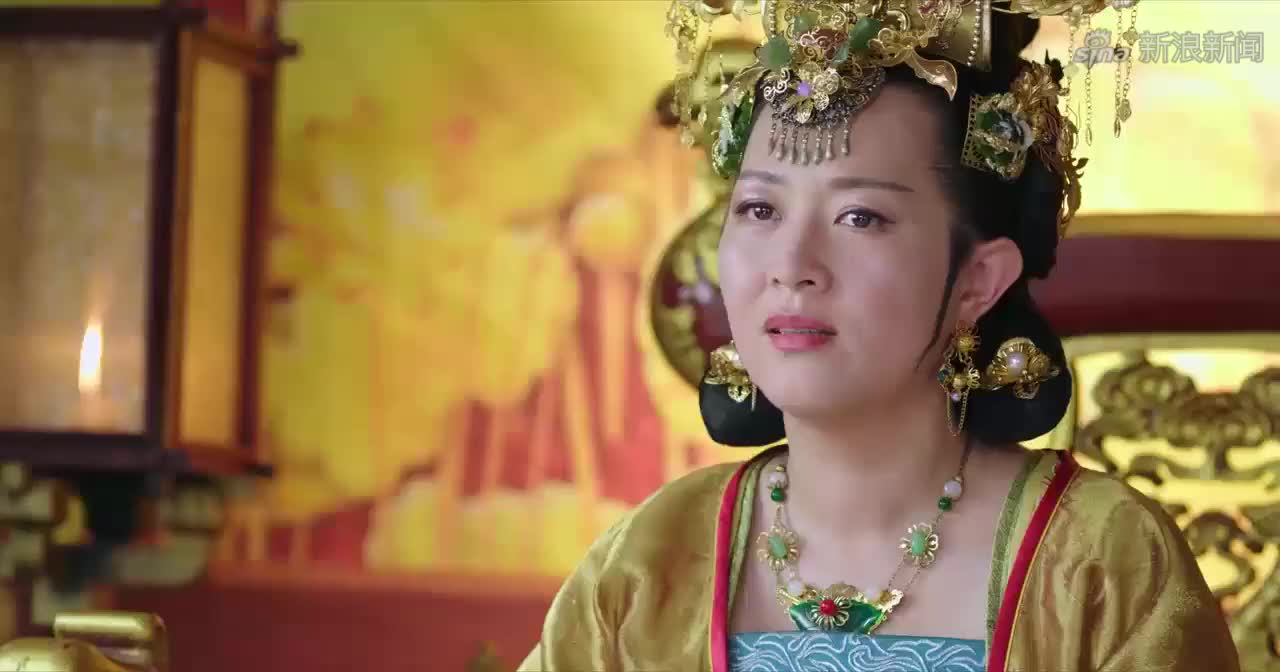 调皮王妃:晴柔和阿广去穿越的地点找化妆包,结果看到一辆面包车