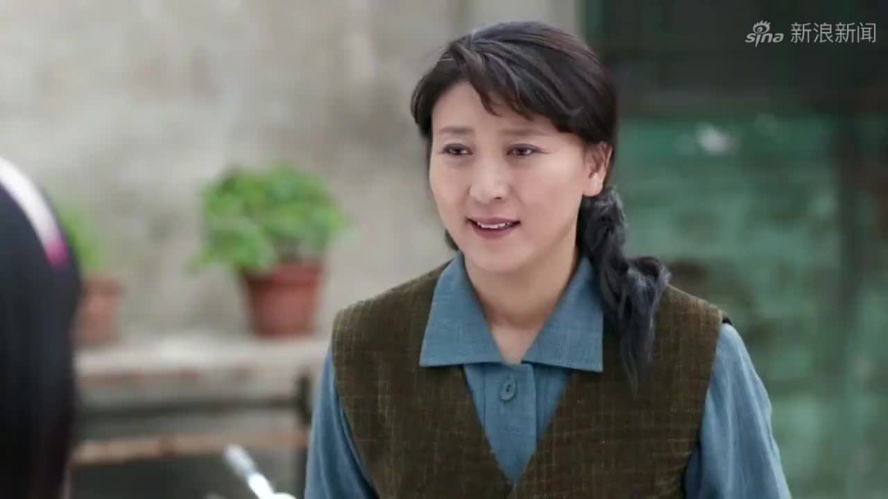 俺娘田小草:小浩返回学校,田小草送儿子离开,依依不舍