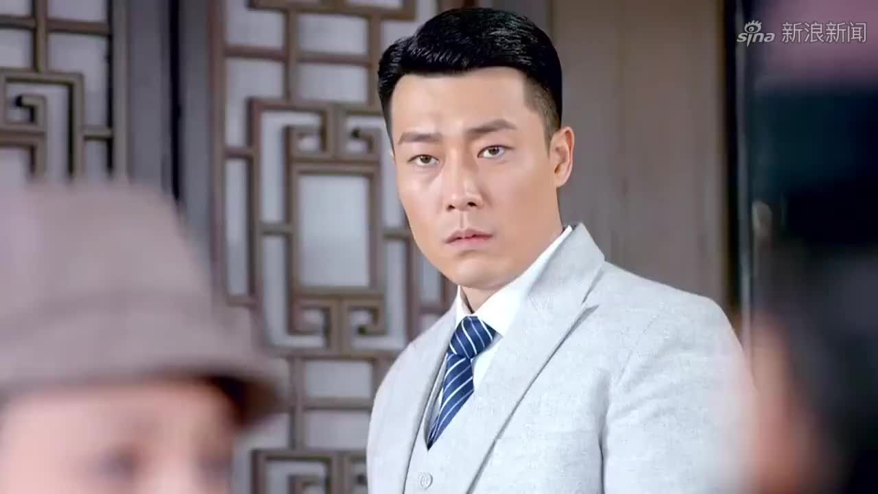 左手劈刀:老板辞退厨子,怎料厨子自己开店,把老板生意全抢光