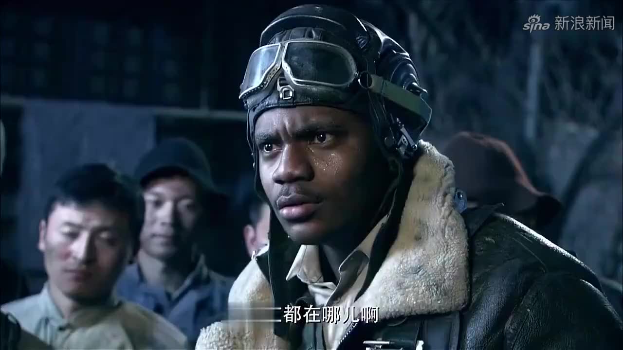 飞虎队大营救:大家听不懂黑人说的话,但光看他的动作就很开心了